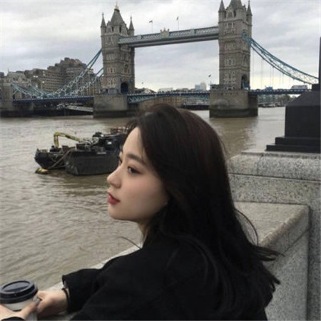 超漂亮的女生朋友圈背景图2019 唯美有气质的女生