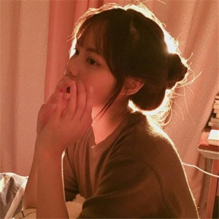 超漂亮的女生朋友圈背景图2019 唯美有气质的女生