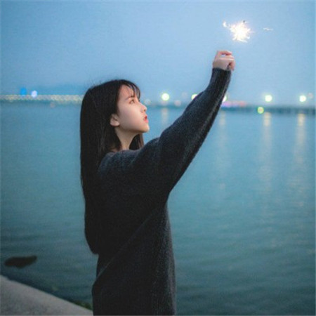 超漂亮的女生朋友圈背景图2019 唯美有气质的女生