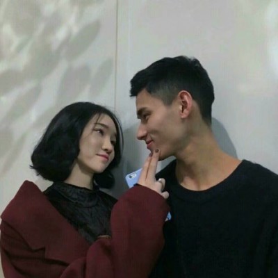 时尚好看的猪年情侣头像一对两张 我们都怕寂寞