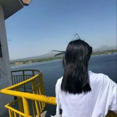 微信情侣个性头像两张一男一女 不喜热闹又怕孤