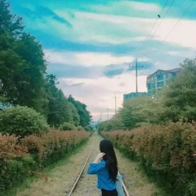 微信情侣个性头像两张一男一女 不喜热闹又怕孤