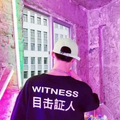 微信情侣个性头像两张一男一女 不喜热闹又怕孤
