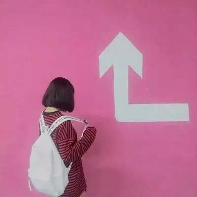 微信情侣个性头像两张一男一女 不喜热闹又怕孤