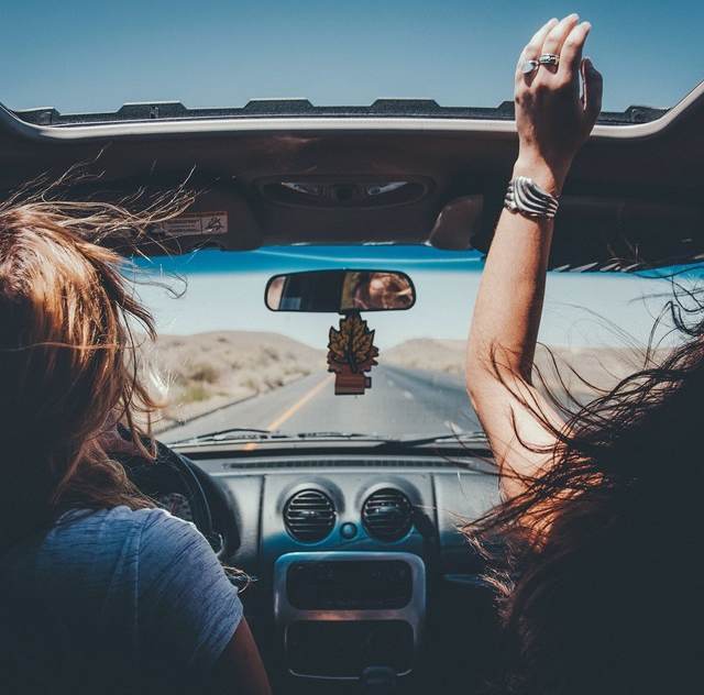 对的人就算分开后再转一圈还是会重逢