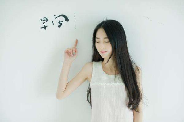 人生只有一条路：走自己的路。