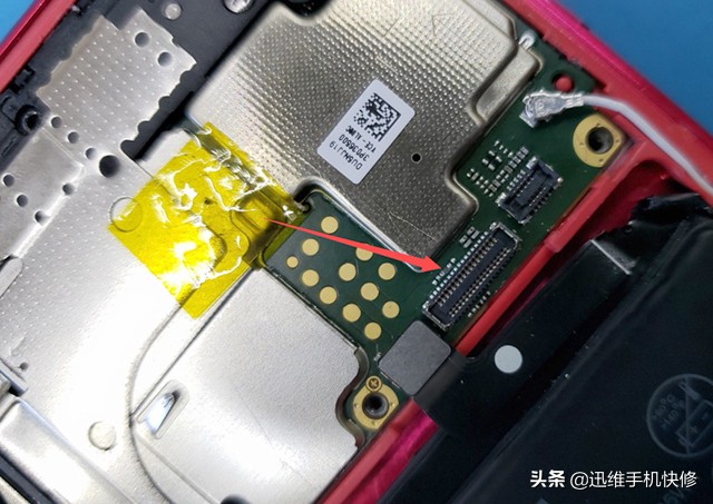 二修华为Nova4手机不充电，充电不显示图标，更换个小件就正常了