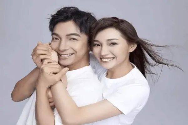 抖音网红夫妻言真夫妇到底有多有钱？夫妇俩是怎么出名的？