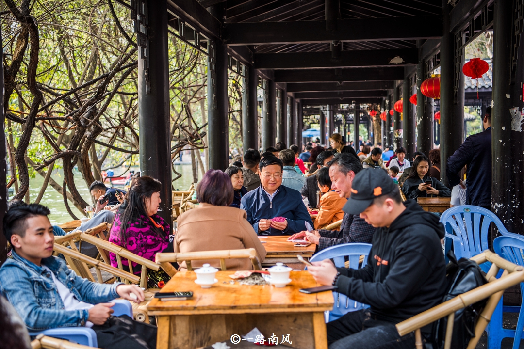 成都人经常说摆龙门阵，究竟什么是龙门阵？大多数游客答不出来