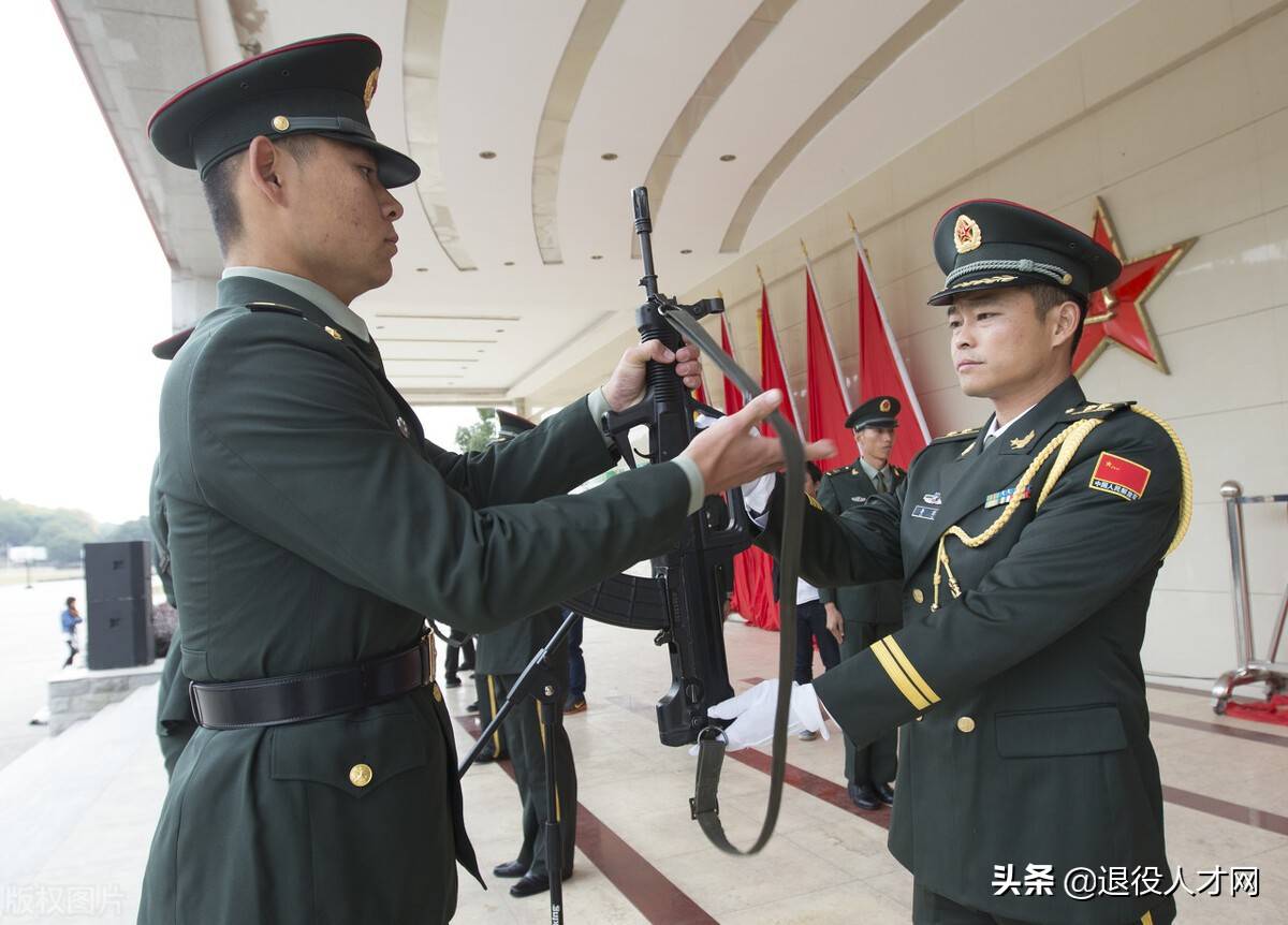两年义务兵退役适合找一份什么样的工作？