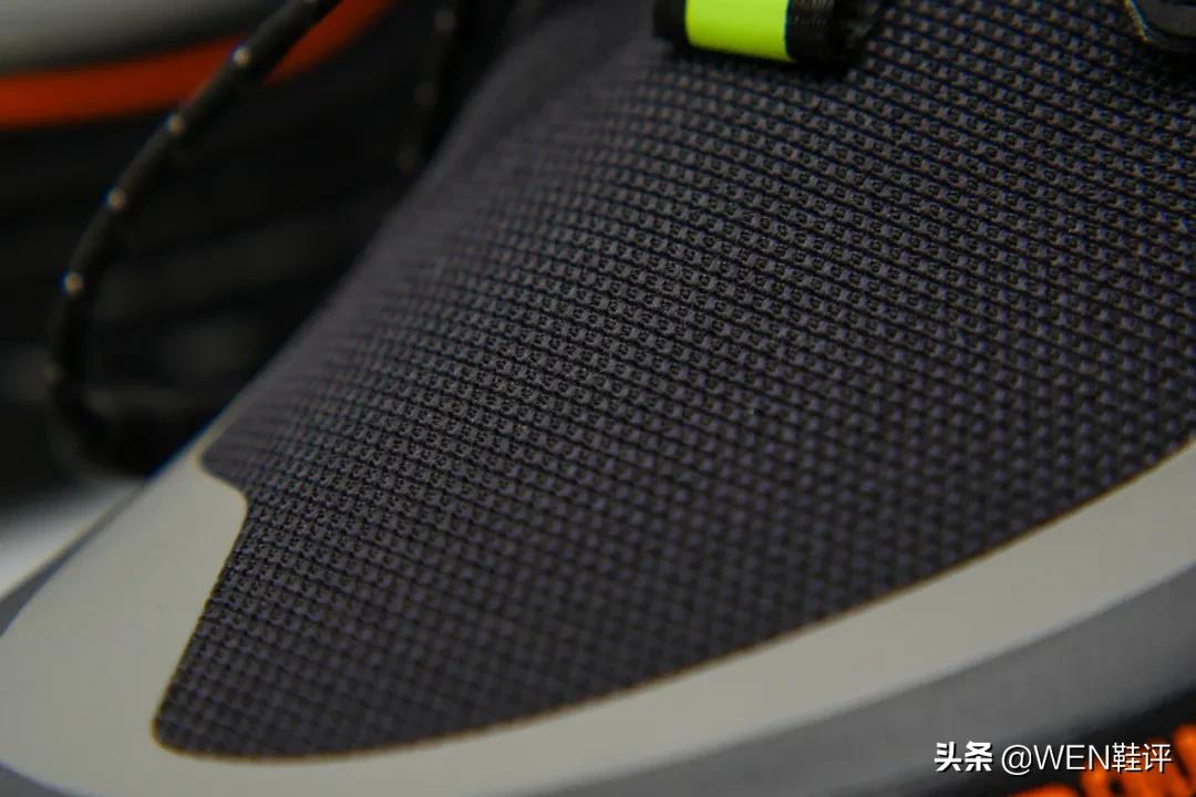 防水防滑还反光的跑鞋！GUARDPACK系列堪称冬季运动必选