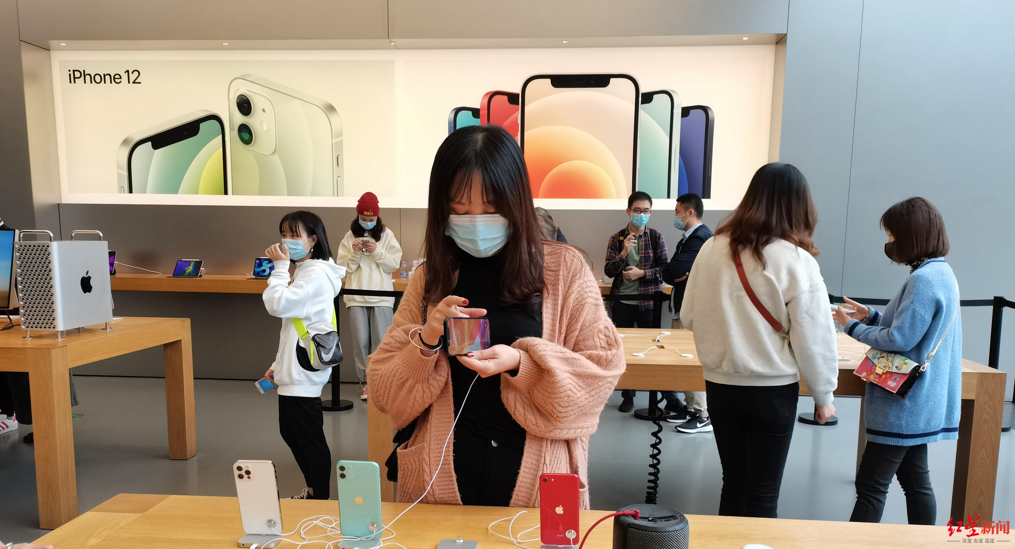 上市5天iPhone12就“跌破发行价”走访：办个5G套餐，最高能降1300多元