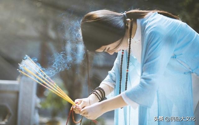 俗语“左眼跳财，右眼跳灾”，老祖宗为啥这样说？有什么依据？