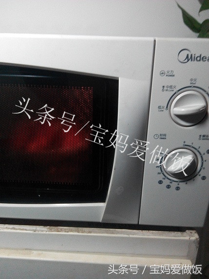 超简单微波炉烤红薯，好吃得不要不要的