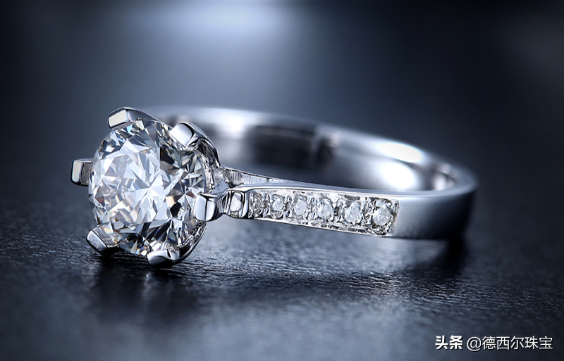 白金、18k金、铂金有什么区别？哪种材质比较好？