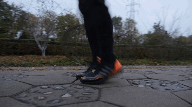 防水防滑还反光的跑鞋！GUARDPACK系列堪称冬季运动必选