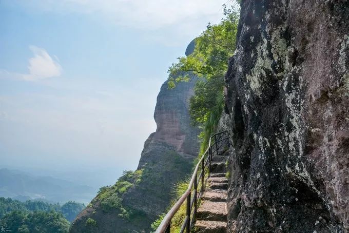 这里是中国的丹霞地貌