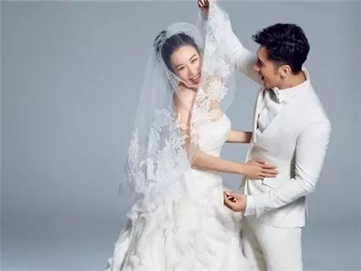 表达自己订婚的朋友圈
