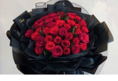 伤感的句子说说心情 我的心为你坠落，从此只为你跳动
