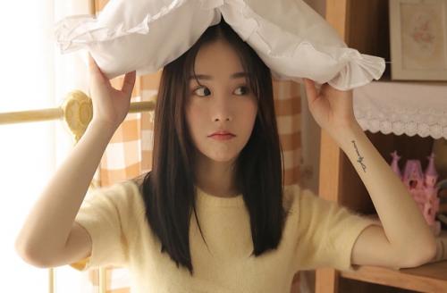 发女朋友照片配的短句 发女友照片幽默配文字推荐34句