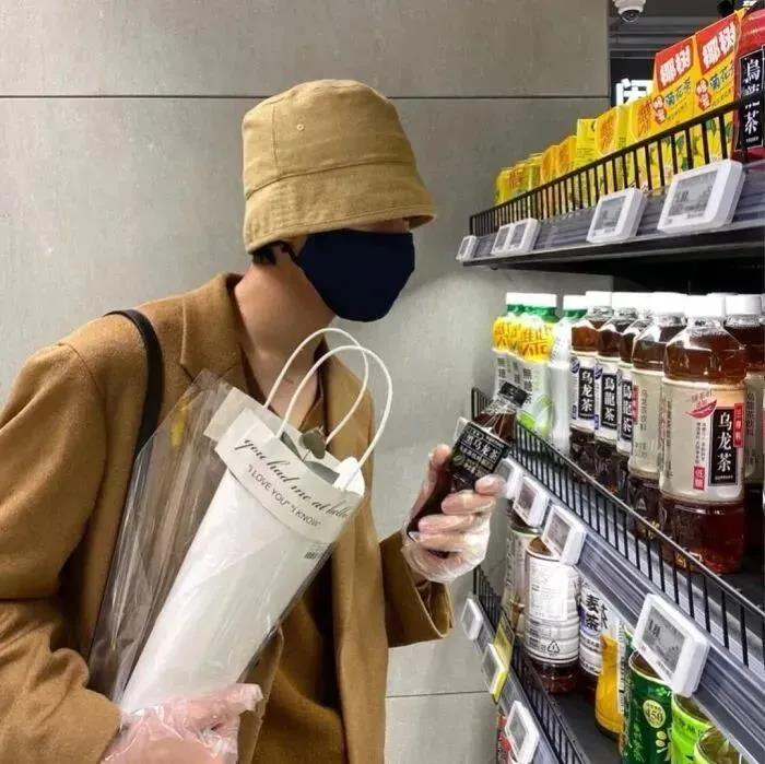 告诫自己谨言慎行的句子 提醒自己少说话的句子