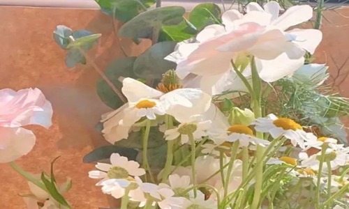 一瞬间情绪崩溃的句子 精选十句让人泪目的文案