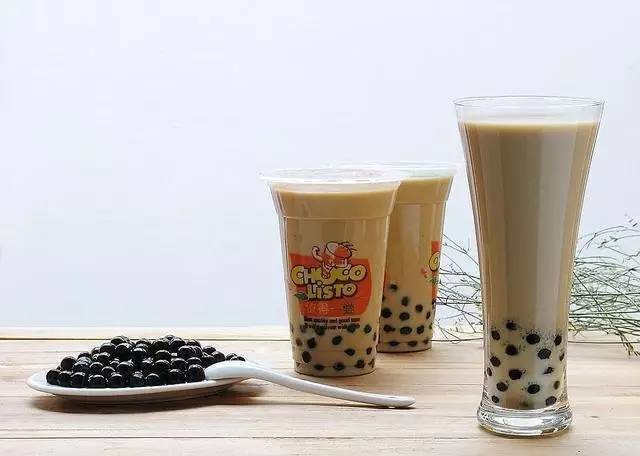 秋天的第一杯奶茶怎么发朋友圈