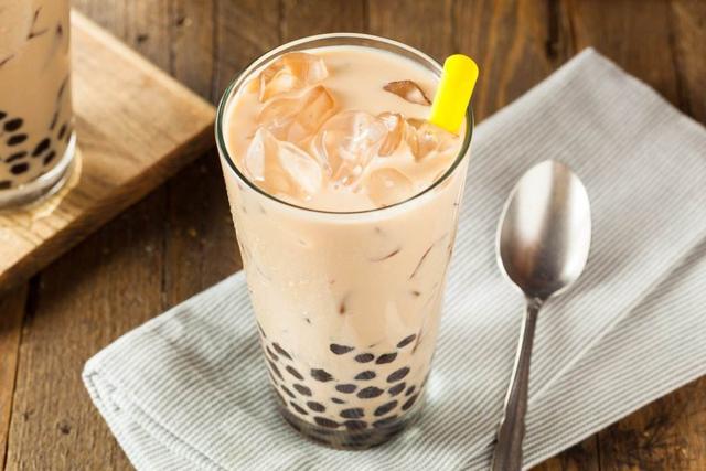 秋天的第一杯奶茶怎么发朋友圈