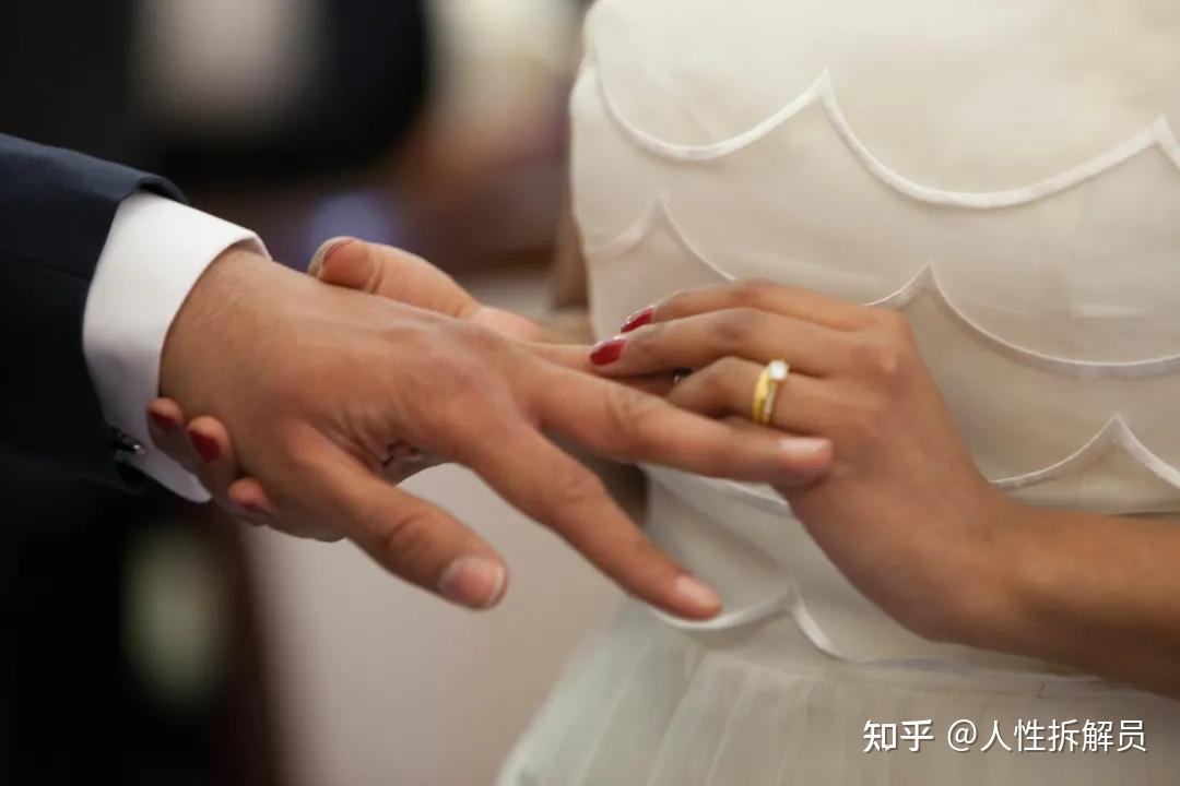 “对，我们做了”，妻子承认，男子犹豫一个多月，还是选择了分手