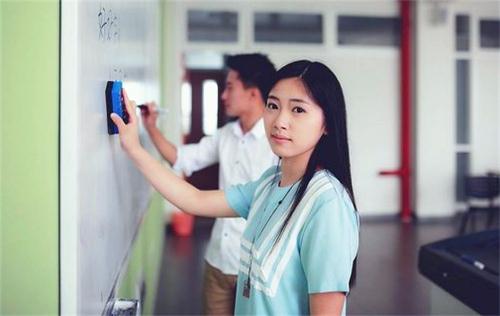 表扬学生的句子 表扬学生的话推荐80句