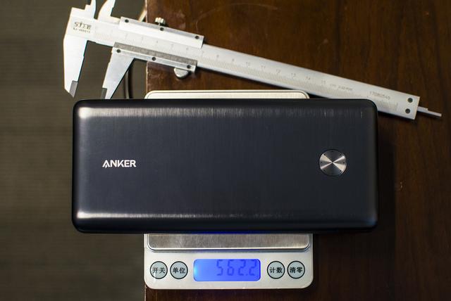 快速大容量充电堡垒：ANKER 安克26K移动电源