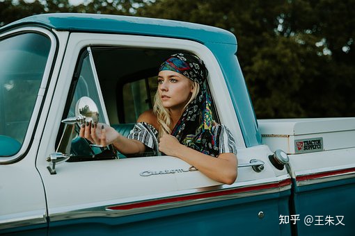 高情商的女人，明白“低调”是一个女人最好的修养