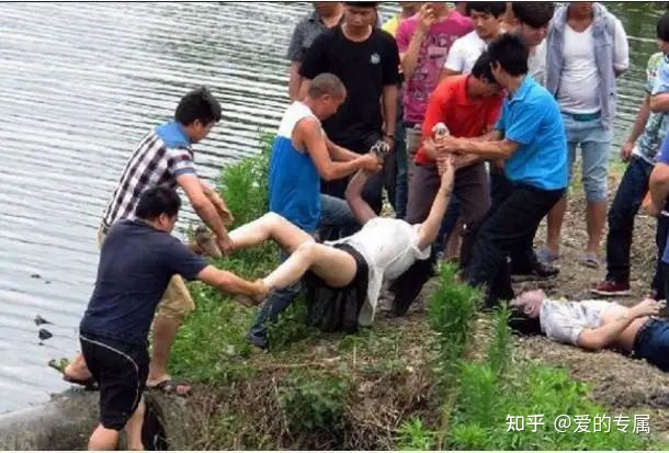 19岁高中孩携小4妹妹跳河轻生！留给父母遗言：以后指望你儿子吧