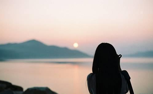 朋友圈女心酸的说说大全