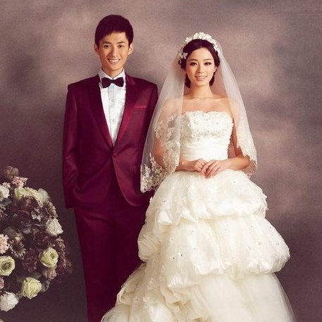 干净文艺短句官宣订婚 订婚发个简单的朋友圈