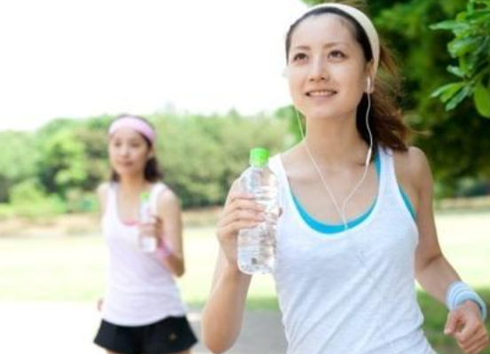 幽默减肥发朋友圈配图 减肥搞笑句子越短越好