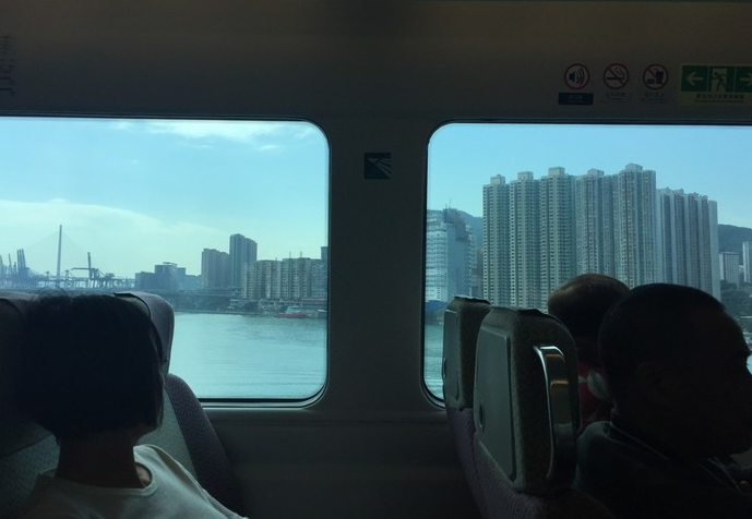 坐车看窗外风景的句子 一路风景唯美句子