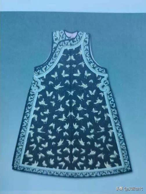满族服饰文案励志(满族人民的服饰照片)