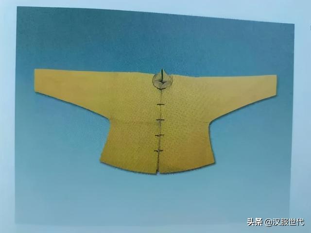满族服饰文案励志(满族人民的服饰照片)