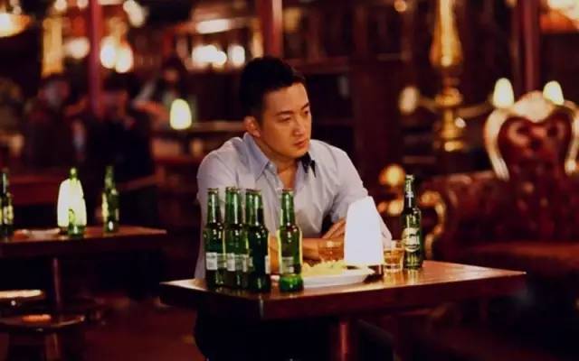 酒后伤感的经典语录 喝酒时的经典语录伤感