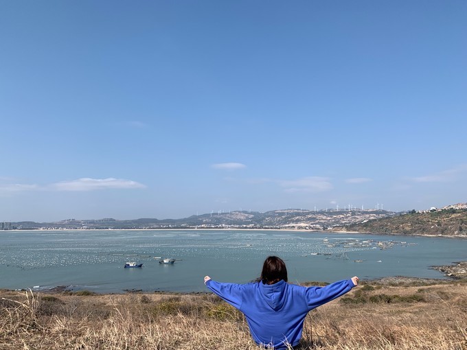 夏天晚上海边吹风的说说心情