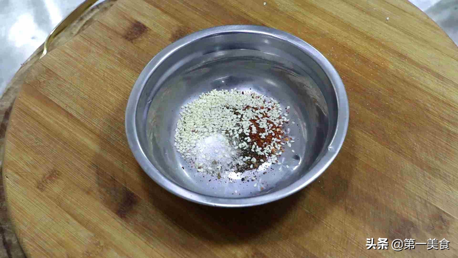 想吃酸辣粉不会做？厨师长教你地道的酸辣粉做法，酸辣爽口很简单