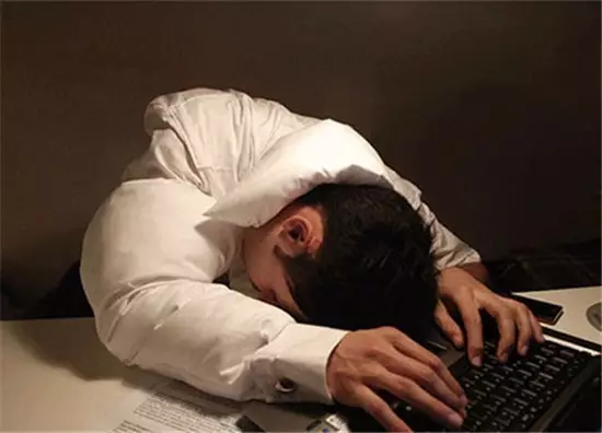 对自己说的伤感句子 悲伤语录对自己的话