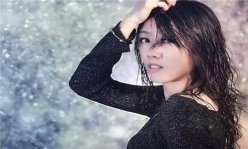 下雨天的心情说说，14条短句文案