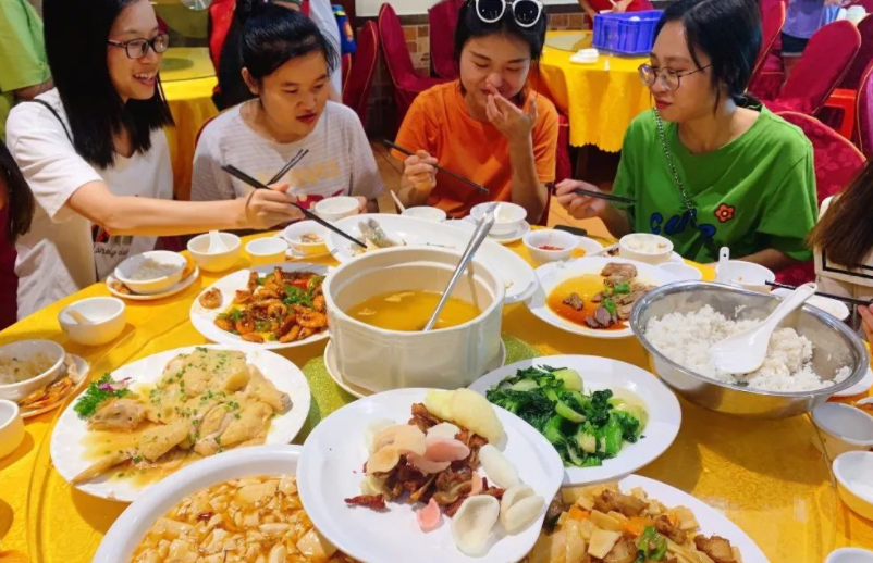 亲戚聚会的经典一句话 亲情聚会温暖短句