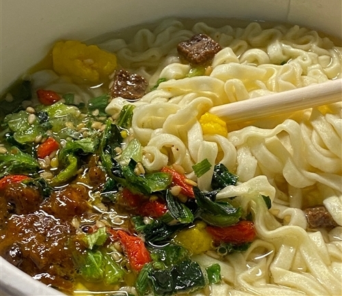 适合吃泡面的时候发的说说集锦23句