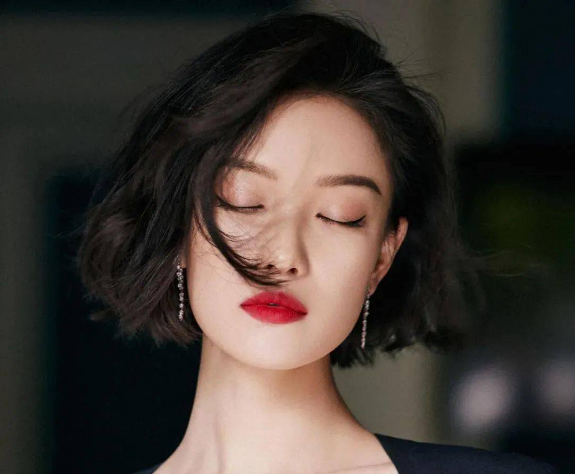 换发型后发朋友圈的文案