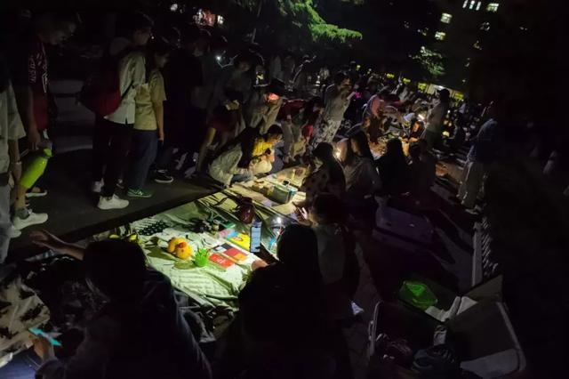 跳蚤市场文案励志(跳蚤市场的主题名称)