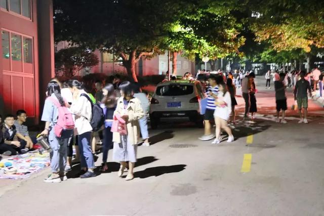 跳蚤市场文案励志(跳蚤市场的主题名称)
