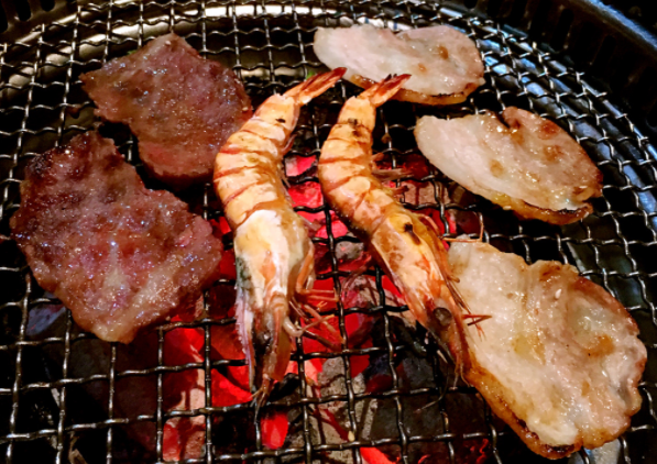 闺蜜吃烤肉发朋友圈的句子